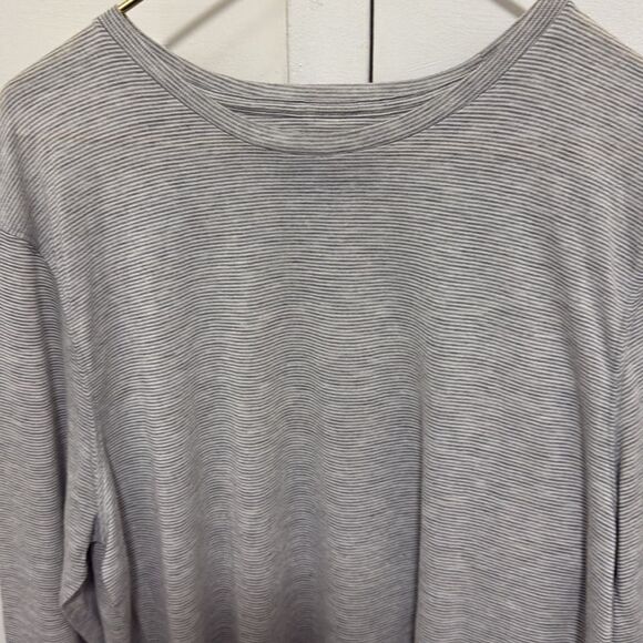 PACSUN Mens Basics Merton Long Sleeve Scallop Hem T Shirt. Gray fine stripe. - Picture 2 of 8